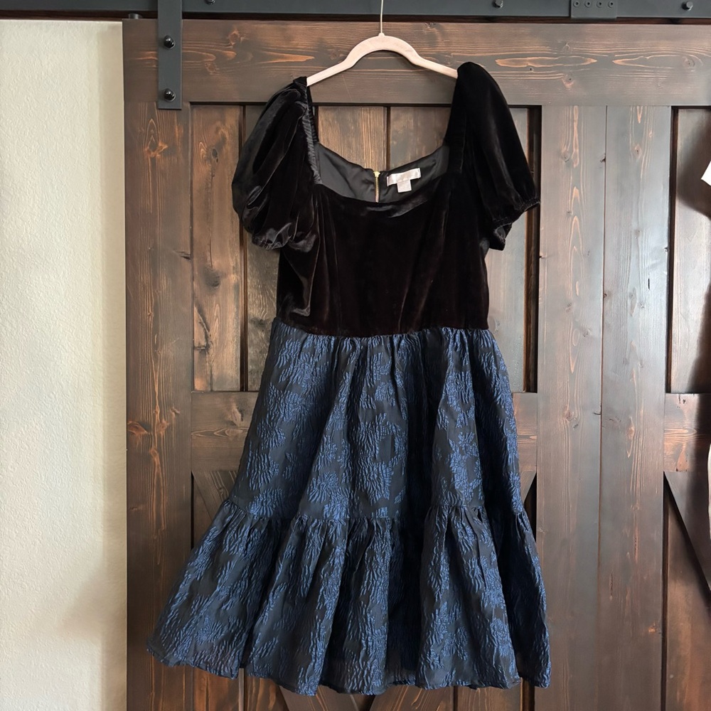 ❗️FINAL❗️NWT Rachel Parcell Black Velvet and Blue Textured Formal Dress 12